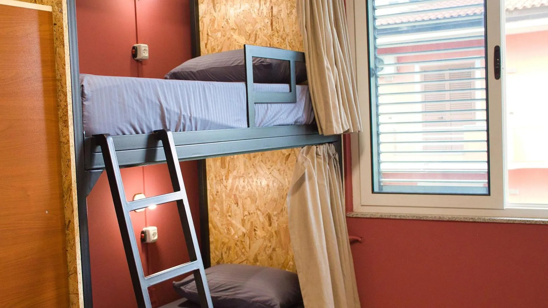 Shkodra Hostel & Day Tours