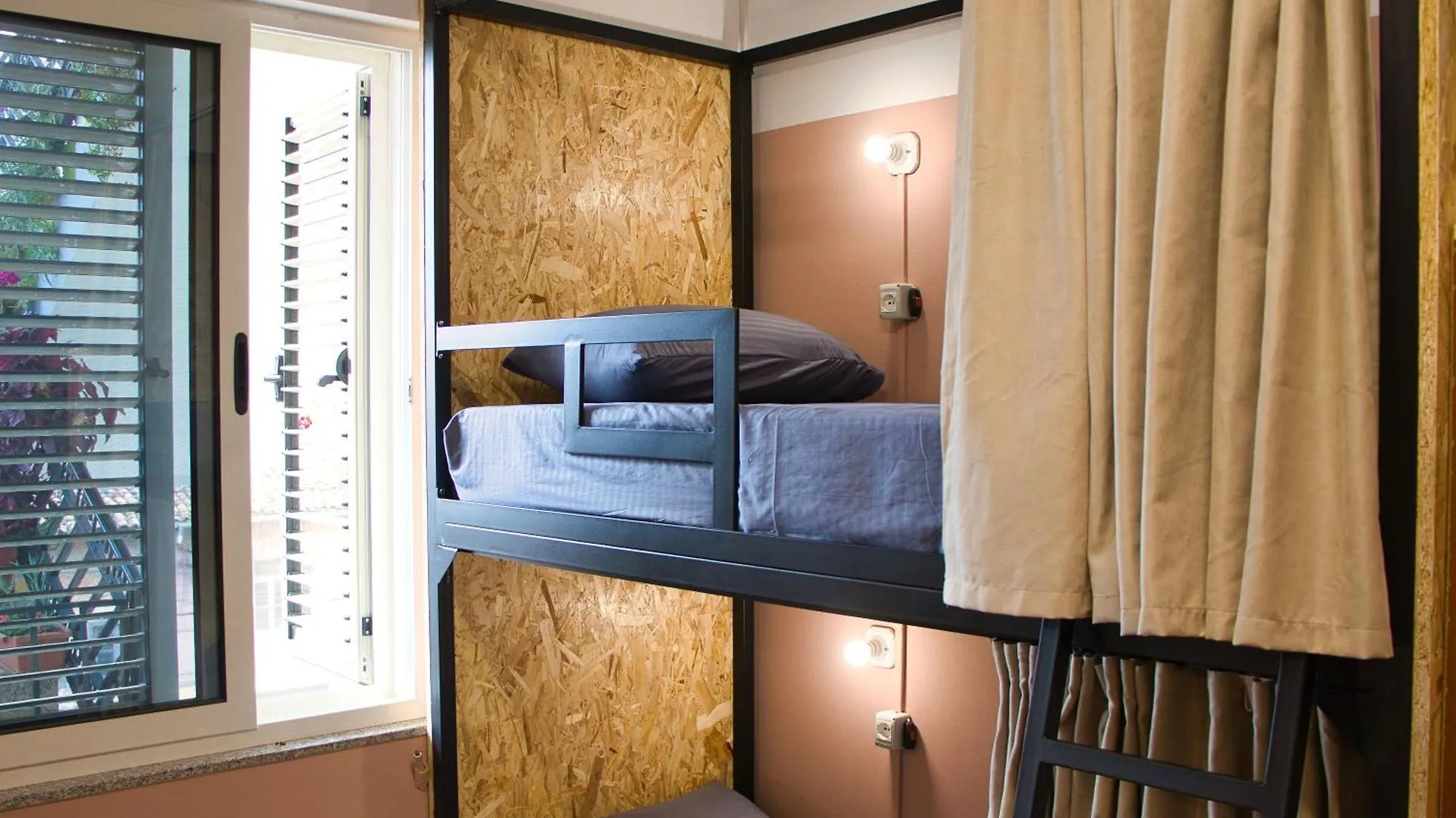 Shkodra Hostel & Day Tours