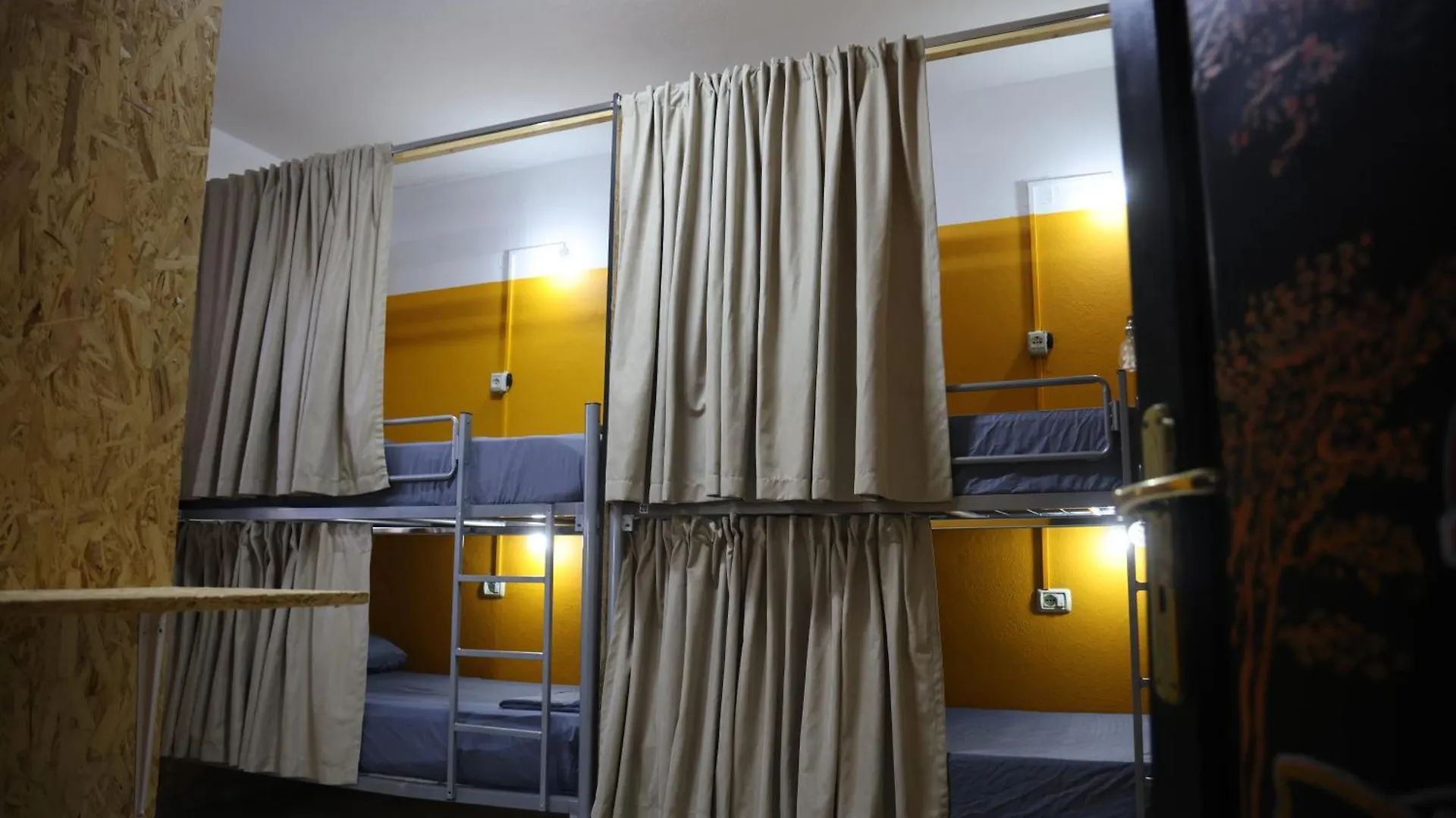Shkodra Hostel & Day Tours