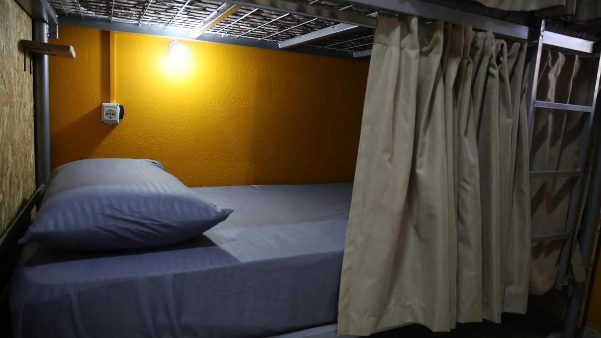 Shkodra Hostel & Day Tours 0*,
